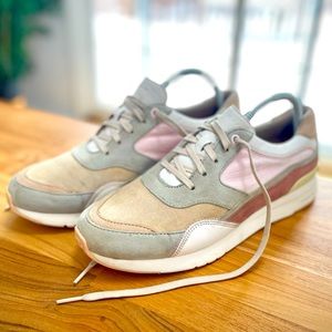 Cole Haan GrandPro women’s tennis shoes — size 10